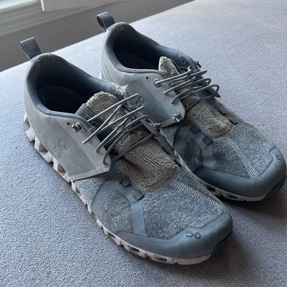 On Cloud Slip On Sneaker Size 9.5